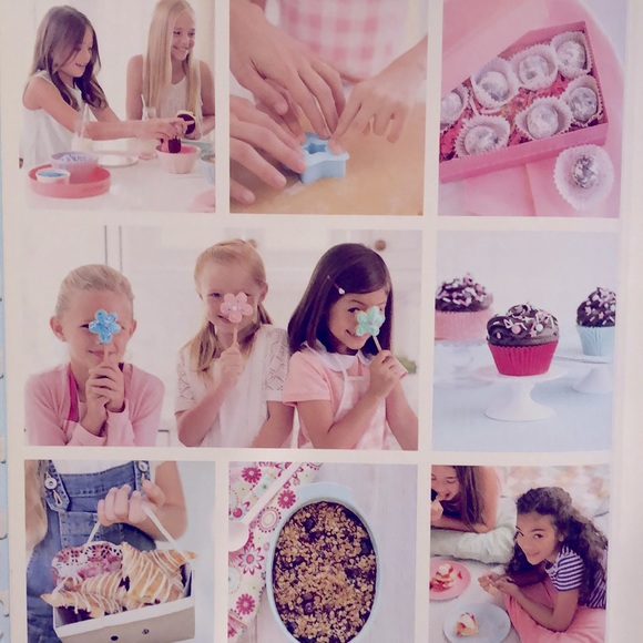 American Girl Willams Sonoma Baking Cupcake Cookie Recipe Cook Book - Picture 4 of 9
